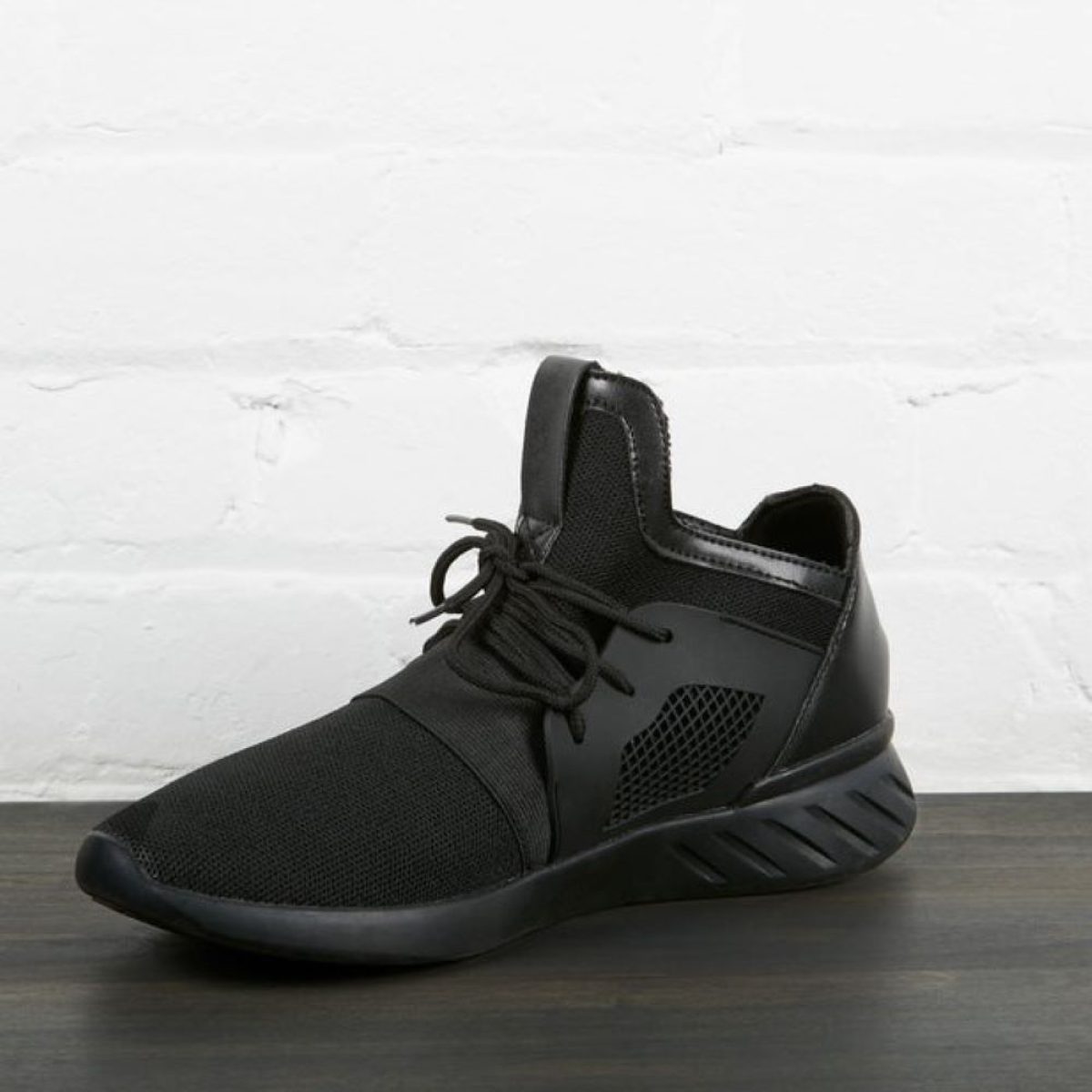 Кроссовки Снежинка (демо)